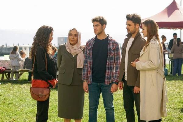 Elimi Bırakma - Episode 9 - Z filmu - Seray Gözler, Emre Bey, Alp Navruz, Alina Boz