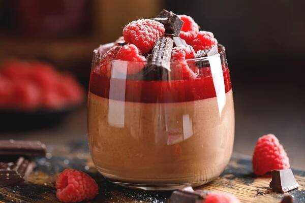 Čokoládová Panna cotta s malinovým želé - Amylon : Amylon