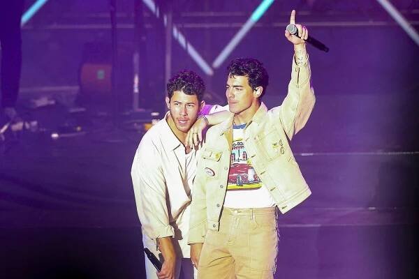 Zpěvák Joe Jonas: Spiknutí bejvalek?! Sophie bydlí u Taylor