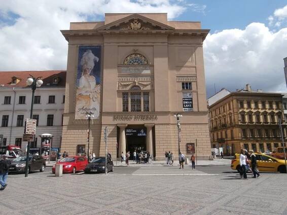 Fotografie - Divadlo Hybernia_Praha 1 - Nové Město_foto srpen 2014 - 19.08.2014