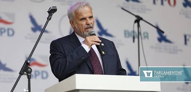 Ten bývalý por*oherec... Dezinformátor. To není pro mě autorita! Ivan David ze seznamu lobbisty Jandy tvrdě účtuje