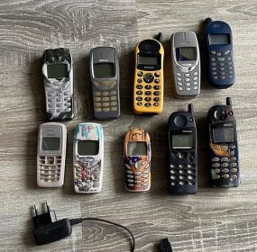 Staré mobilní telefony mobil Nokia Philips Siemens - Mobily a chytrá elektronika