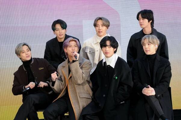 Jsou unavení a musí do armády. Nejprodávanější kapela světa BTS oznámila pauzu