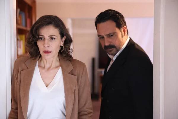 Can Borcu - Episode 22 - Z filmu - Ebru Özkan Saban, Bülent İnal