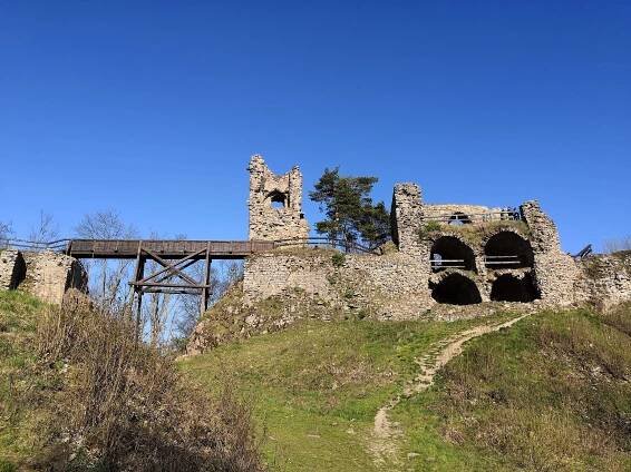 Soubor:Zubštejn (8).jpg – Wikipedie