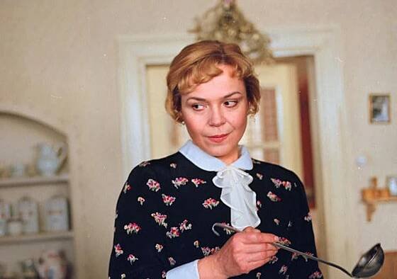 Dagmar Havlová (tenkrát Veškrnová) v seriálu Bylo nás pět (1994)
