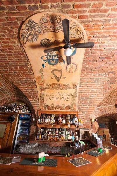 Festival burgerů v Crack Irish Pub: jehněčí, vepřový, kuřecí nebo vegetariánský