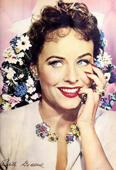 How is lipstick made? A fascinating behind-the-scenes look at 1940s lipstick production 9