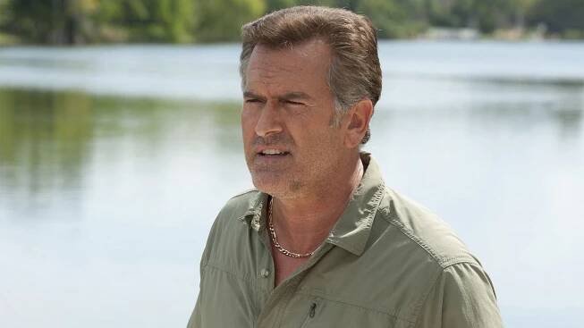 Status: Nežádoucí - Razová vlna - Z filmu - Bruce Campbell