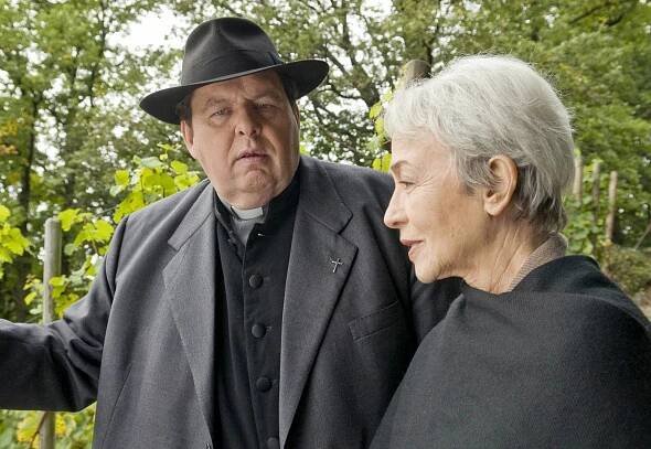 Otec Braun - Rudá Róza - Z filmu - Ottfried Fischer, Christine Ostermayer
