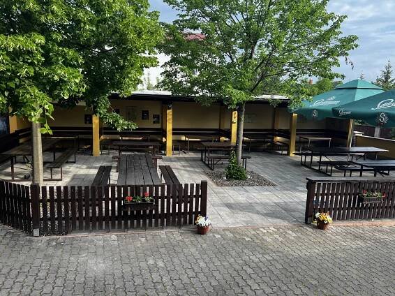 Zahrádka - Restaurace Pod Lipou - Černošice