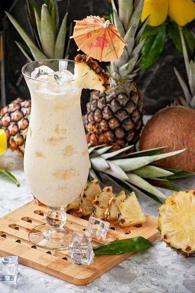 bezplatná Osvěžující Koktejl Pina Colada S Ananasem Základová fotografie