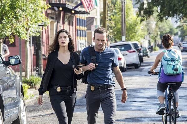 Námořní vyšetřovací služba: New Orleans - Fanynka č. 1 - Z filmu - Vanessa Ferlito, Lucas Black