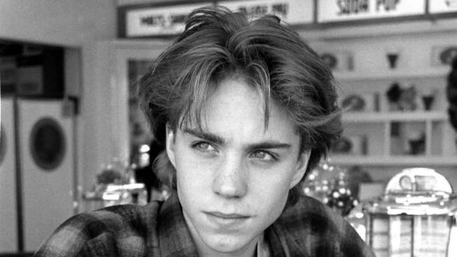 Hvězda Nekonečného příběhu Jonathan Brandis: Ve 27 letech si vzal život. Neunesl propad kariéry – Lifee.cz