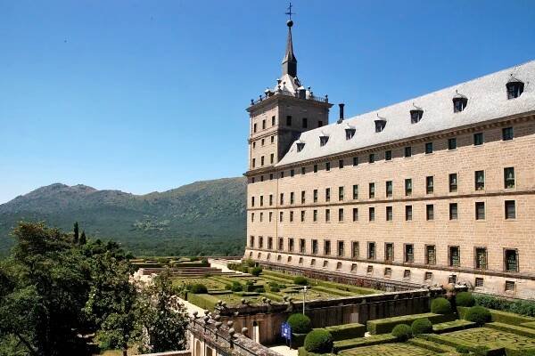 File:2008-07-06 El Escorial.jpg - Wikimedia Commons
