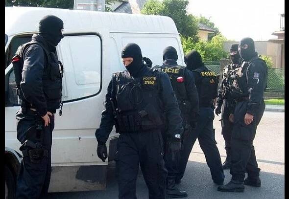 Policie zatkla podezřelého z útoku na desetiletou dívku
