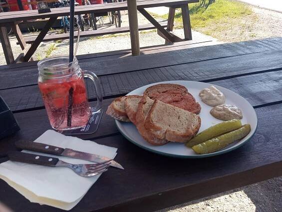 Recenze - Bistro Čmelák • Mapy.com
