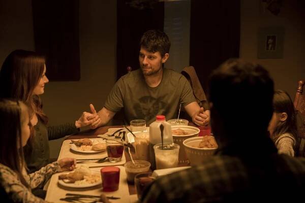 Outcast - What Lurks Within - Z filmu - Wrenn Schmidt, Patrick Fugit