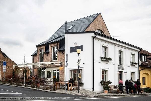 Venkovský hotel Ráj na zemi. 23. ledna 2021 na Hukvaldech.