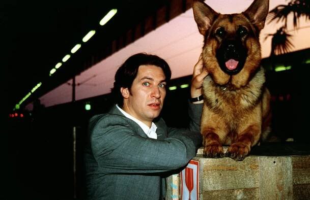 Komisař Rex - Střelba na Rexe - Z filmu - Tobias Moretti, pes Reginald von Ravenhorst