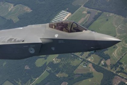 Defence spending to be stepped up, more tanks and F-35 jets - DutchNews.nl