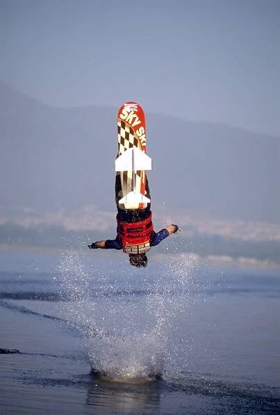 00_TonyKlarich.com_Water_Skiing_Hydrofoil_GAINERDISMOUNT_Creative_Commons_Free_3MR