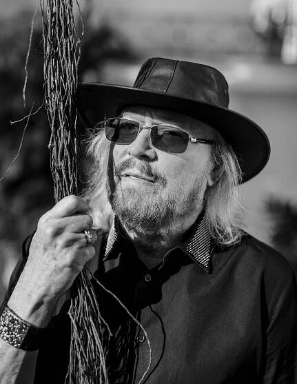 Barry Gibb Has a Mission: ‘Keep the Music Alive’