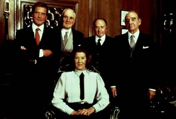 Roger Moore, Desmond Llewelyn, Lois Maxwell, Robert Brown, Geoffrey Keen - Vyhlídka na vraždu - Promo