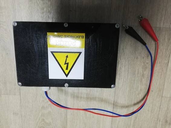 Desulfátor olověné baterie 12V - Elektro