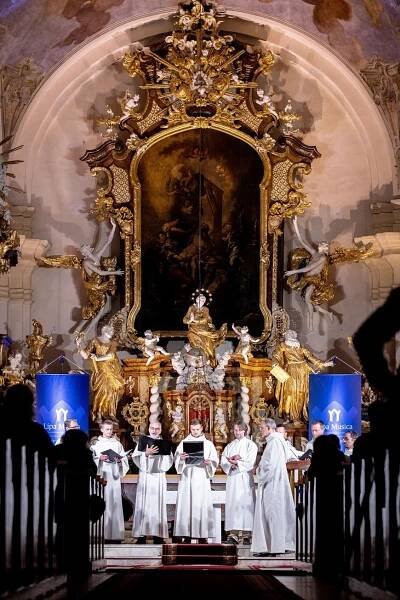 Schola Gregoriana Pragensis, návštěva starých známých – KlasikaPlus.cz