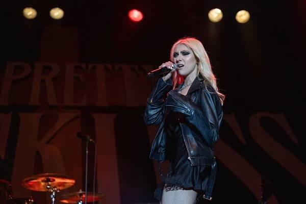 Zpěvačku Taylor Momsen na koncertě ve Španělsku kousl netopýr - WN24.cz - World News 24