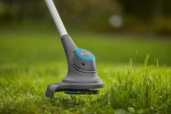 SmallCut Akumulátorový trimmer bez akumulátoru 23/18V P4A GARDENA 14702-55