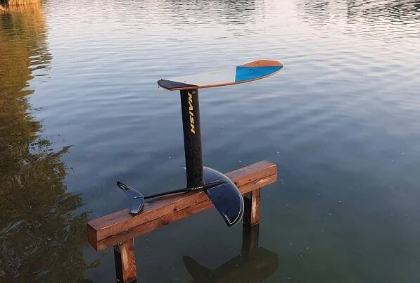Môžu byť Nobile Skim board a Naish foil kamoši?