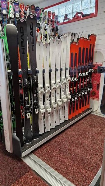 Winterurlaub mit Skiern von Skisport Moser - skisport-mosers Webseite!