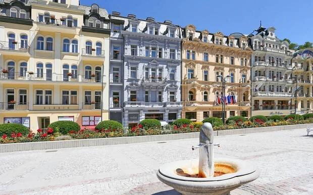 Karlovy Vary: Art Deco WOLKER **** s neomezeným wellness, až 8 procedurami a polopenzí + dítě do 12 let zdarma