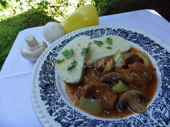 Vepřová plec se žampiony a paprikou - fotografie receptu - TopRecepty.cz