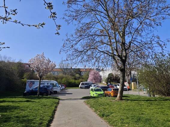 Fotogalerie • Parkoviště Jedličkův ústav (Parkoviště - placené) • Mapy.com