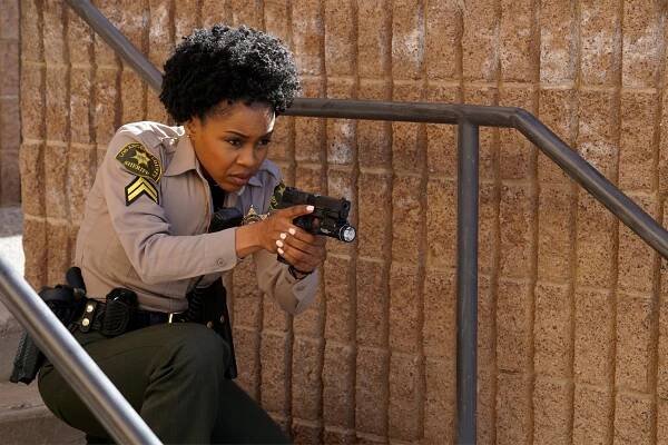 Deputy - 10-8 Paperwork - Z filmu - Danielle Moné Truitt