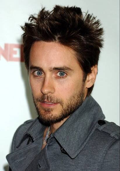 Jared Leto prý Angelinu okouzlil, ta vztah s ním nepotvrdila.