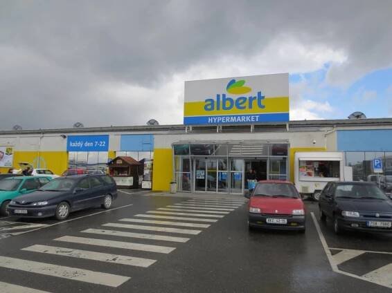Albert hypermarket Vestec :: U Albertu