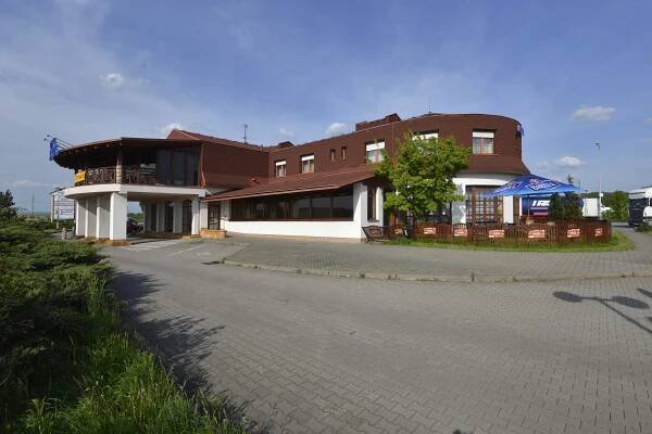 Motel Arkus - Hotel - Hradecko - Černožice