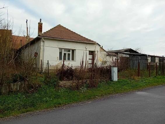 Prodej RD se zahradou v obci Litobratřice - Martin Lukáš | lukasreality.cz 