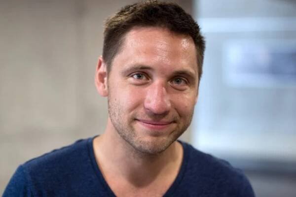 Martin Písařík se před kamerou objevil už jako dítě ve filmu Karla Kachyni Městem chodí Mikuláš. A na rozdíl od mnoha jiných dětských herců u hraní vydržel | foto: Adam Kebrt,  Český rozhlas