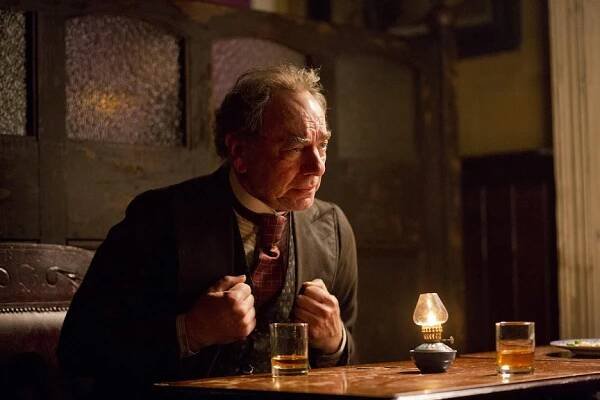Alun Armstrong