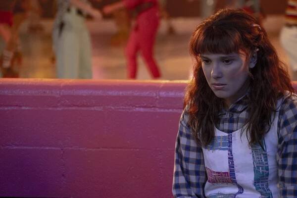 Stranger Things - Kapitola druhá: Vecnova kletba (S04E02) (2022)