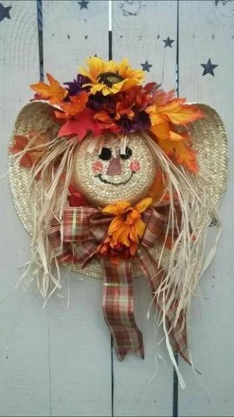 Scarecrow Wreath | Fall crafts, Easy fall wreaths, Diy fall wreath
