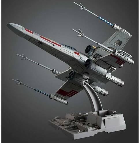 Revell Plastic ModelKit Bandai SW X-Wing Starfighter 1 : 72