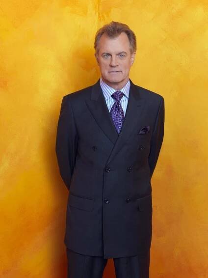 Stephen Collins - Taková nenormální rodinka - Promo