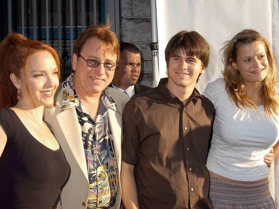 Amy Yasbeck, John Ritter & his son Jason Ritter & daughter Carly Ritter