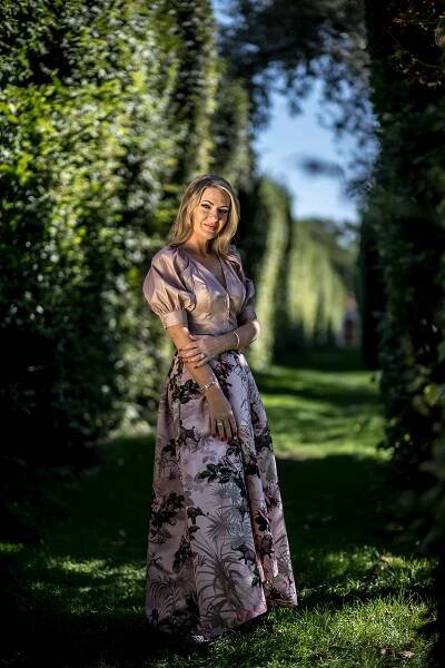 Ústečanka Lenka Graf zazpívala obě hymny před fotbalovým utkáním ČR – Německo